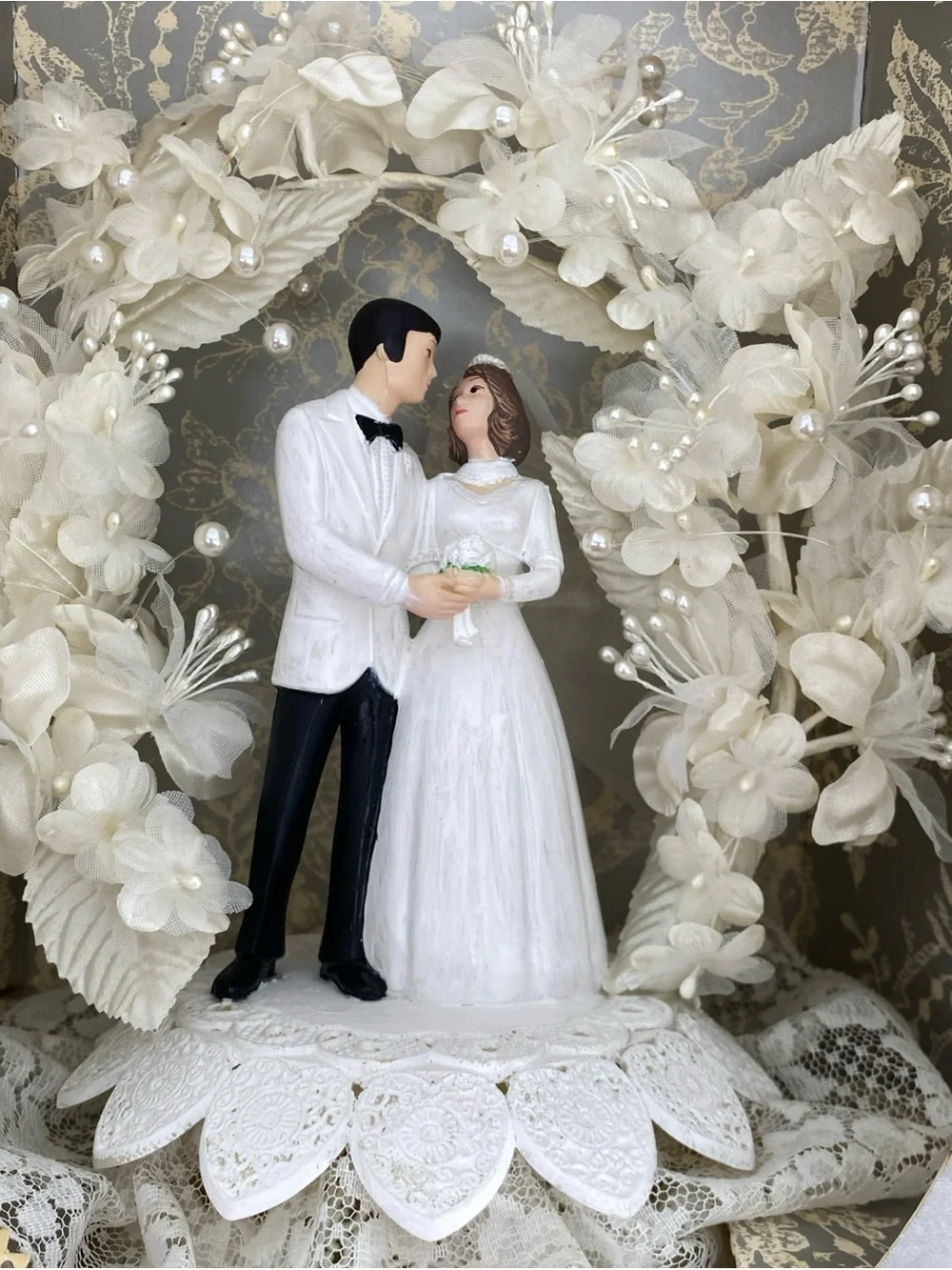 Vintage Wilton White and Black Bride & Groom Wedding Cake Topper